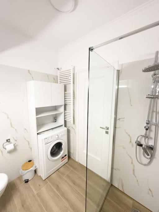 Petite Retreat In Kolonaki, Athens /Netflix Apartment Екстериор снимка